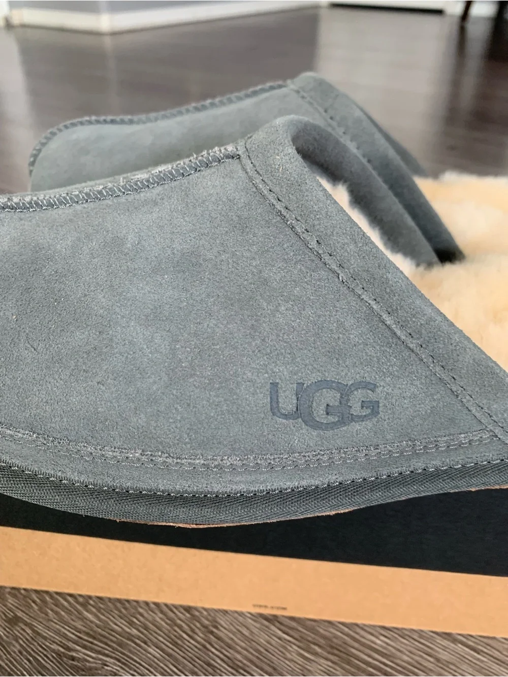UGG Men's vanwyn Suede Shearling-Lined Slipper